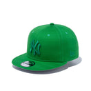 9FIFTY シャンタン ニューヨーク・ヤンキース グリーン × シャムロック グレーアンダーバイザー - 12326158-OSFA | NEW ERA ニューエラ公式オンラインストア
