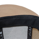 9FIFTY トラッカー キャンプサイト フラッグロゴ カーキ 【ニューエラ アウトドア】 - 13058898-SM | NEW ERA ニューエラ公式オンラインストア