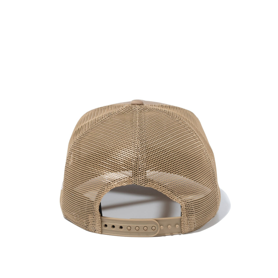 9FIFTY トラッカー キャンプサイト フラッグロゴ カーキ 【ニューエラ アウトドア】 - 13058898-SM | NEW ERA ニューエラ公式オンラインストア