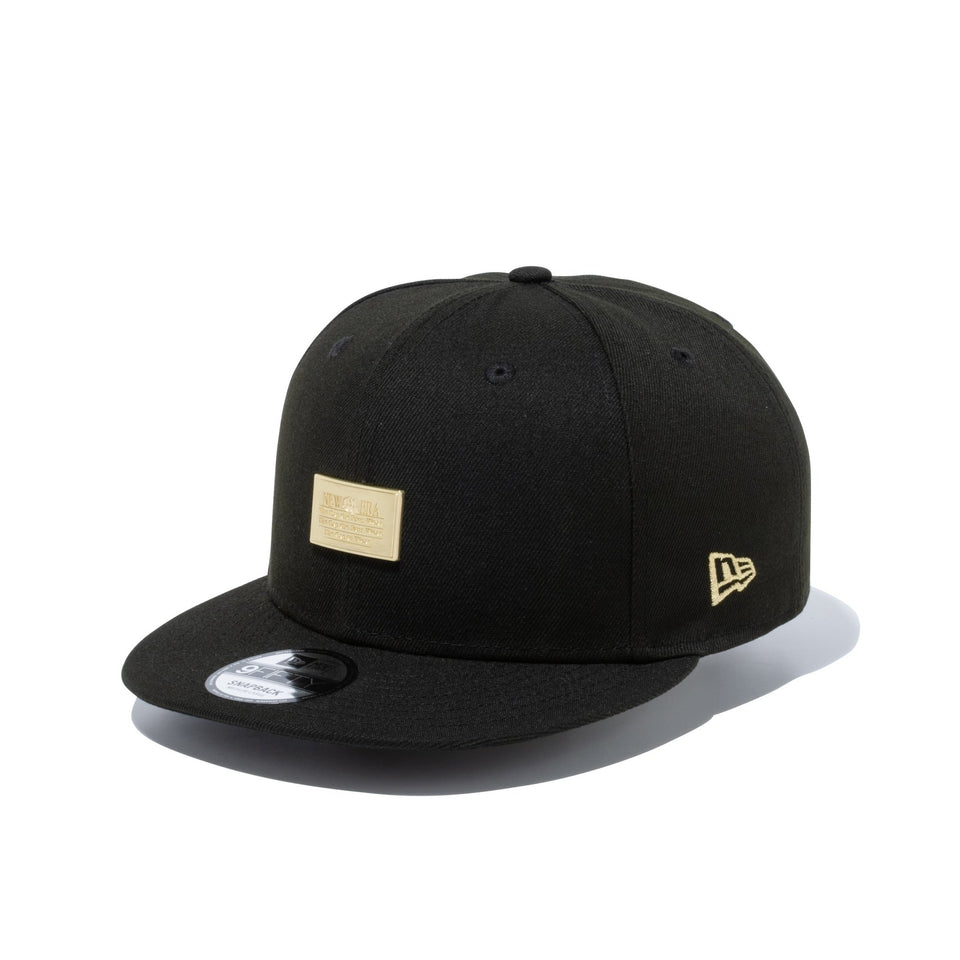 9FIFTY メタルプレート ブラック ゴールドメタル - 13059174-SM | NEW ERA ニューエラ公式オンラインストア
