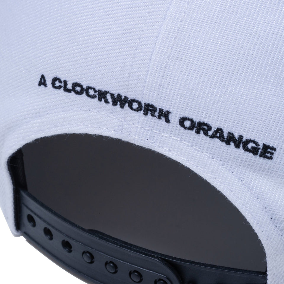 9FIFTY A CLOCKWORK ORANGE 時計じかけのオレンジ アートワーク ホワイト ブラックバイザー - 12836034-SM | NEW ERA ニューエラ公式オンラインストア