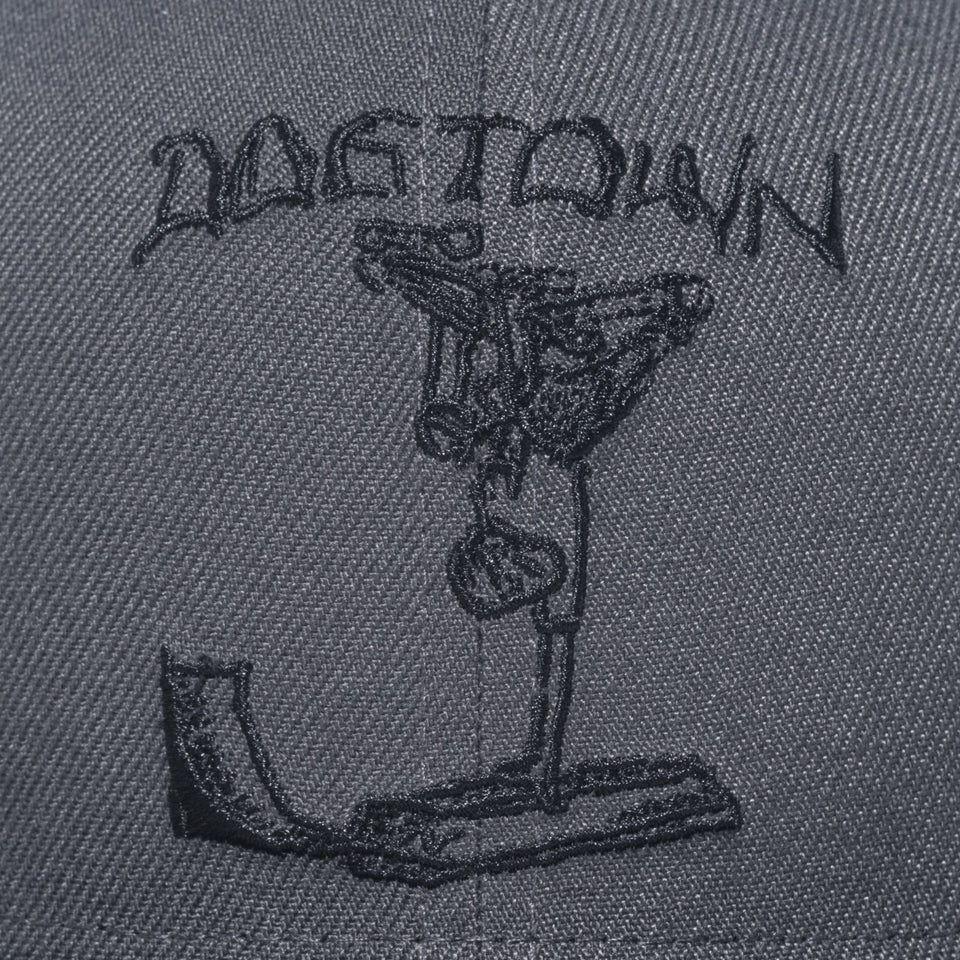 9FIFTY DOG TOWN ドッグタウン ロゴ グラファイト ブラックバイザー - 13772608-SM | NEW ERA ニューエラ公式オンラインストア