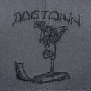 9FIFTY DOG TOWN ドッグタウン ロゴ グラファイト ブラックバイザー - 13772608-SM | NEW ERA ニューエラ公式オンラインストア