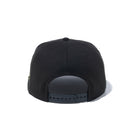 9FIFTY Metal Flag Logo メタルフラッグロゴ ブラック ゴールドメタルピン - 13750622-SM | NEW ERA ニューエラ公式オンラインストア