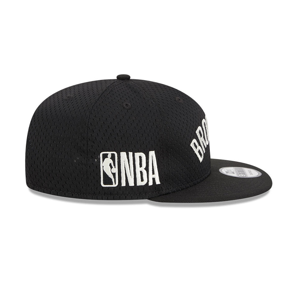 9FIFTY Post-Up Pin ブルックリン・ネッツ ピンズ メッシュ ブラック - 13774134-OSFM | NEW ERA ニューエラ公式オンラインストア