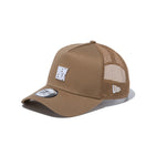 9FORTY A-Frame トラッカー スクエアニューエラロゴ カーキ × スノーホワイト カーキメッシュ - 13515889-OSFM | NEW ERA ニューエラ公式オンラインストア