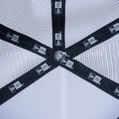 【ゴルフ】 9FORTY A-Frame トラッカー Box Logo ボックスロゴ Metal Plate ホワイト - 14109241-OSFM | NEW ERA ニューエラ公式オンラインストア