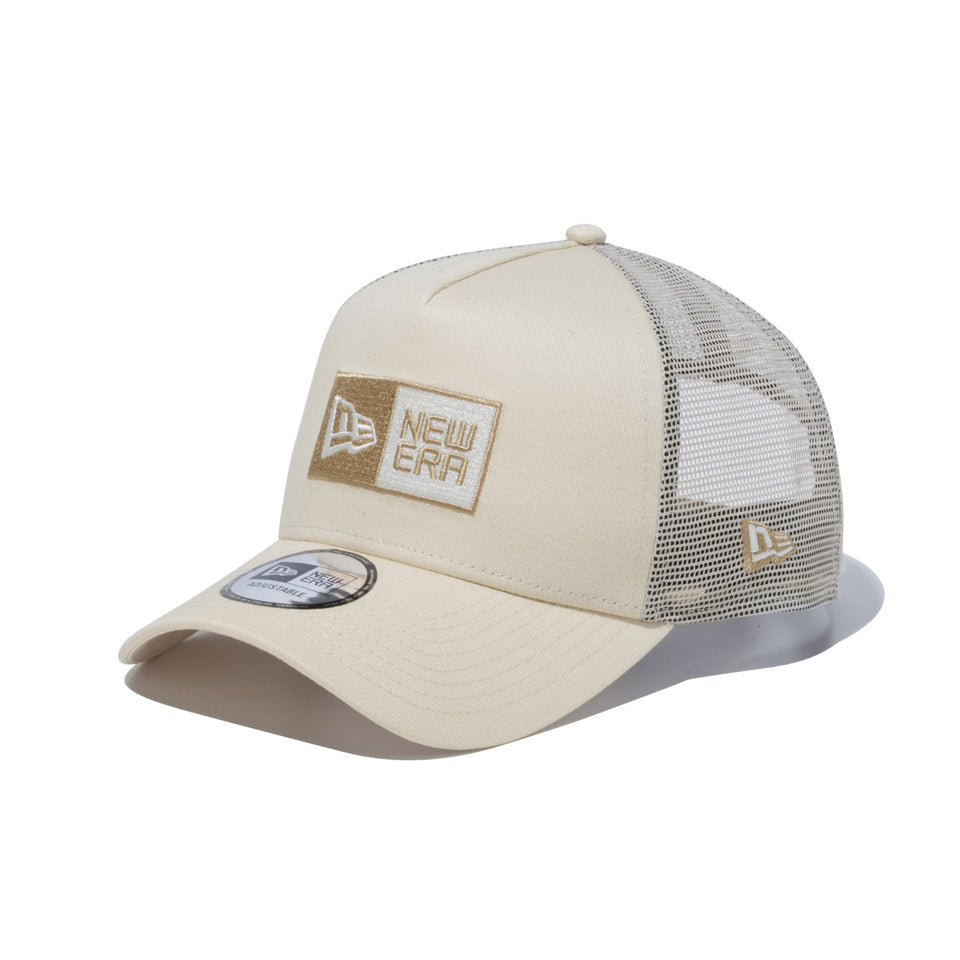 9FORTY A-Frame トラッカー Box Logo ボックスロゴ Trucker ライトクリーム - 13750974-OSFM | NEW ERA ニューエラ公式オンラインストア