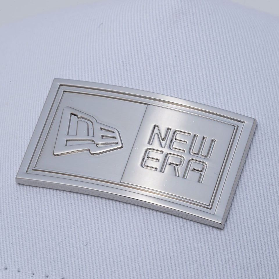 【ゴルフ】 9FORTY A-Frame トラッカー Metal Box Logo メタルプレート ホワイト × シルバーメタルプレート - 13517933-OSFM | NEW ERA ニューエラ公式オンラインストア