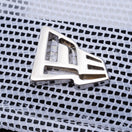 【ゴルフ】 9FORTY A-Frame トラッカー Metal Box Logo メタルプレート ホワイト × シルバーメタルプレート - 13517933-OSFM | NEW ERA ニューエラ公式オンラインストア