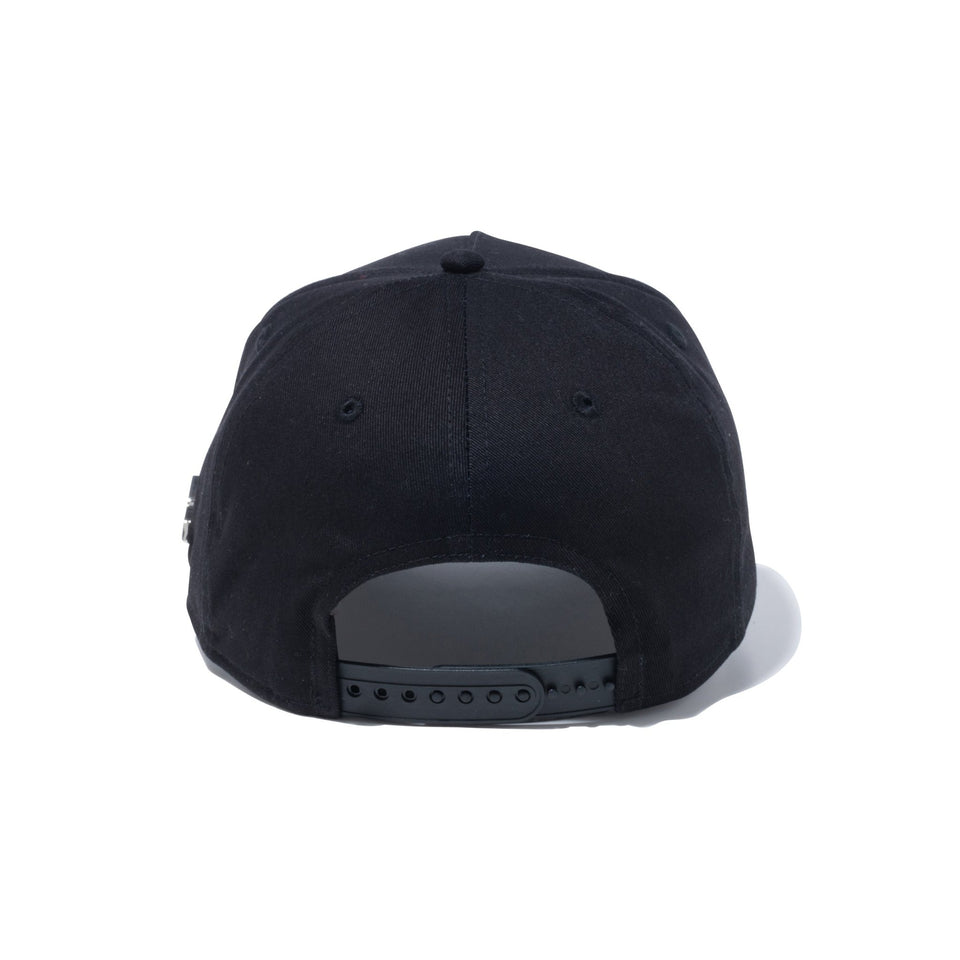 9FORTY A-Frame Metal Flag Logo メタルフラッグロゴ ブラック シルバーメタルピン - 13750643-OSFM | NEW ERA ニューエラ公式オンラインストア
