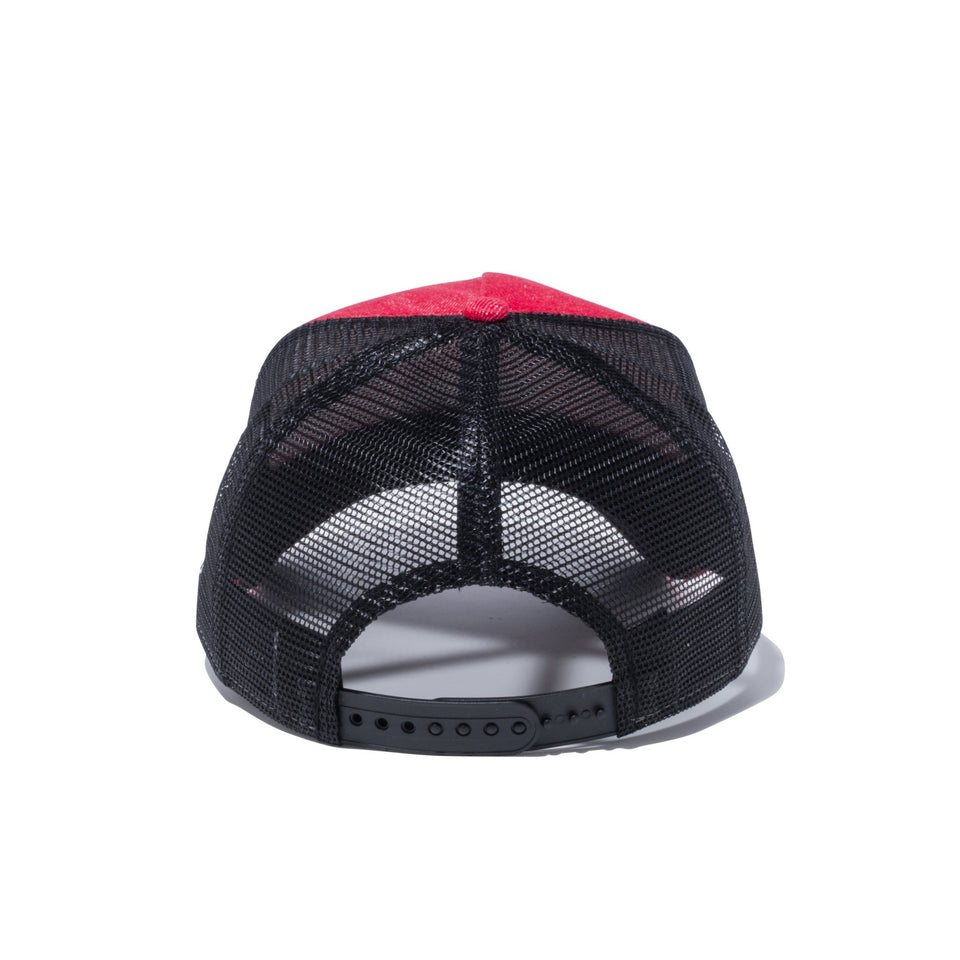 9FORTY A-Frame トラッカー リネンデニム NEW ERA レッド × ホワイト ブラックメッシュ - 12326269-OSFA | NEW ERA ニューエラ公式オンラインストア