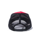 9FORTY A-Frame トラッカー リネンデニム NEW ERA レッド × ホワイト ブラックメッシュ - 12326269-OSFA | NEW ERA ニューエラ公式オンラインストア