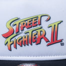 9FORTY A-Frame トラッカー STREET FIGHTER II ストリートファイターII タイトルロゴ ホワイト/ブラック - 14125286-OSFM | NEW ERA ニューエラ公式オンラインストア