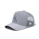 9FORTY A-Frame トラッカー The Gray ニューヨーク・ヤンキース グレー - 13515907-OSFM | NEW ERA ニューエラ公式オンラインストア