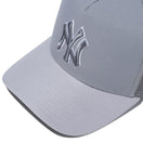 9FORTY A-Frame トラッカー The Gray ニューヨーク・ヤンキース グレー - 13515907-OSFM | NEW ERA ニューエラ公式オンラインストア