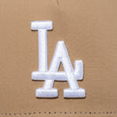 9FORTY A-Frame トラッカー Typewriter タイプライター ロサンゼルス・ドジャース ベージュ - 13515918-OSFM | NEW ERA ニューエラ公式オンラインストア