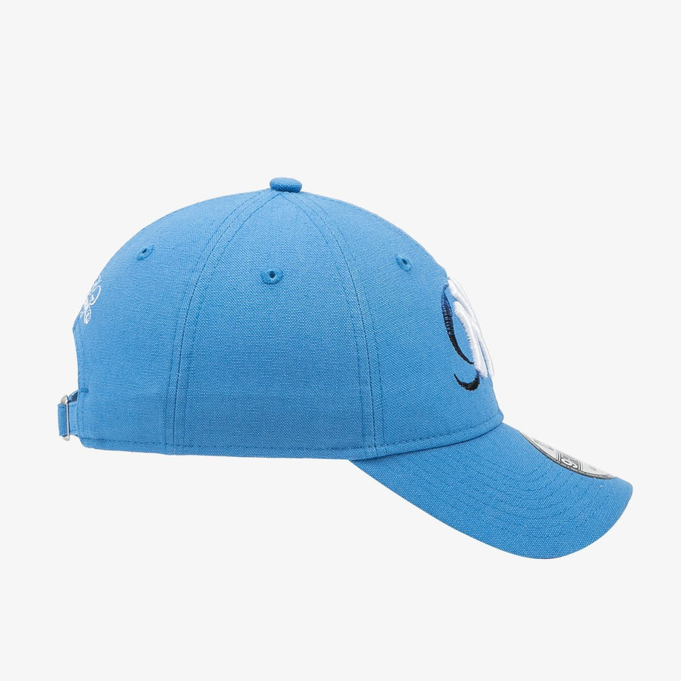 9FORTY BTS × MLB Black Swan ニューヨーク・ヤンキース エアフォースブルー - 13281610-OSFM | NEW ERA ニューエラ公式オンラインストア