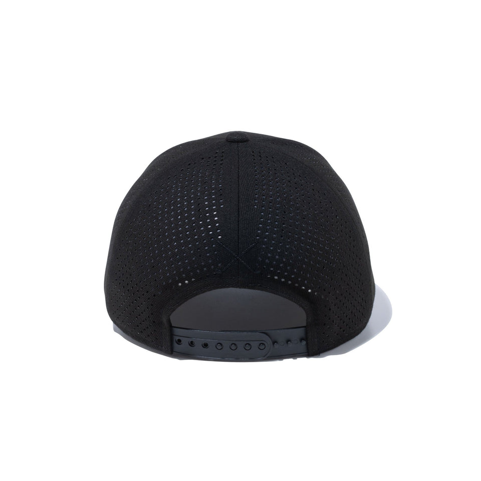 【ゴルフ】 9FORTY Vertical Logo バーチカルロゴ レーザーパフォーテッド ブラック - 13762999-OSFM | NEW ERA ニューエラ公式オンラインストア