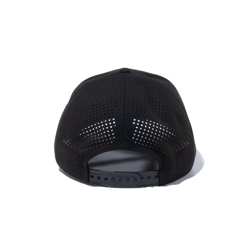 【ゴルフ】 9FORTY Vertical Logo バーチカルロゴ レーザーパフォーテッド ブラック - 13762999-OSFM | NEW ERA ニューエラ公式オンラインストア
