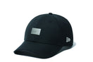9FORTY Yohji Yamamoto SS20 メタルバッヂ ブラック シグネチャーロゴ アンダーバイザー - 12368681-OSFA | NEW ERA ニューエラ公式オンラインストア