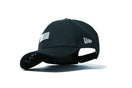 9FORTY Yohji Yamamoto SS20 メタルバッヂ ブラック シグネチャーロゴ アンダーバイザー - 12368681-OSFA | NEW ERA ニューエラ公式オンラインストア