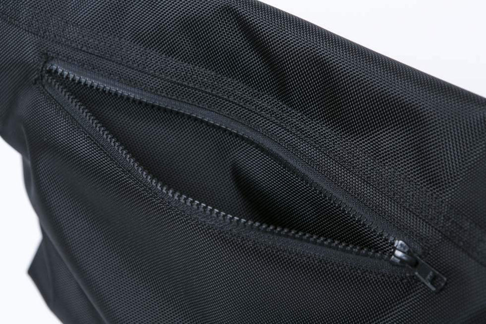 ショルダーバッグ 9L ブラック - 11556623-OSFA | NEW ERA ニューエラ公式オンラインストア