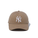 9THIRTY クロスストラップ ウォッシュドコットン ニューヨーク・ヤンキース カーキ × ホワイト - 12489157-OSFA | NEW ERA ニューエラ公式オンラインストア