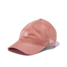 9THIRTY シンセティックスウェード ニューヨーク・ヤンキース ミニロゴ ピンク - 12853989-OSFM | NEW ERA ニューエラ公式オンラインストア