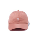9THIRTY シンセティックスウェード ニューヨーク・ヤンキース ミニロゴ ピンク - 12853989-OSFM | NEW ERA ニューエラ公式オンラインストア