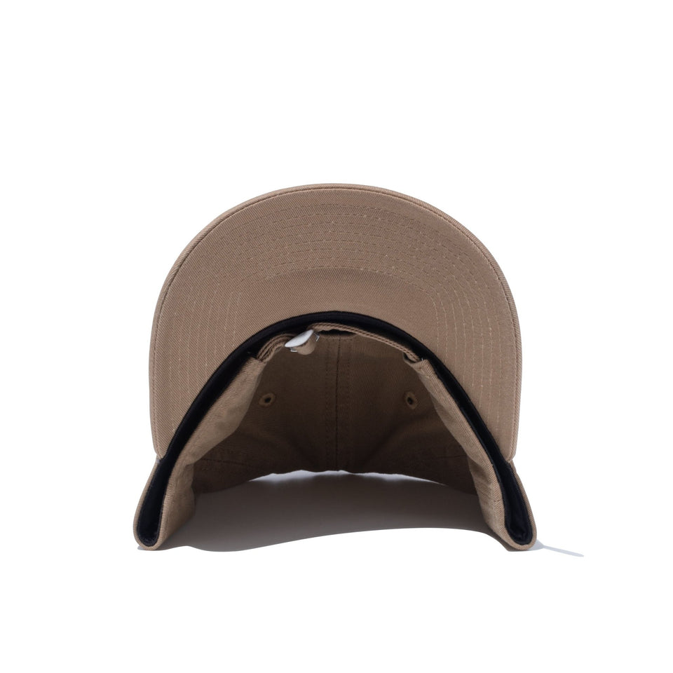 9THIRTY ジョジョの奇妙な冒険　ストーンオーシャン タイトルロゴ カーキ - 13470161-OSFM | NEW ERA ニューエラ公式オンラインストア