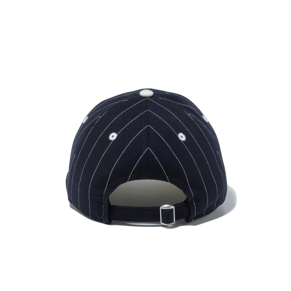 9THIRTY Cooperstown クーパーズタウン ニューヨーク・ヤンキース ネイビーピンストライププリント/クロームホワイト × クローム - 13515992-OSFM | NEW ERA ニューエラ公式オンラインストア