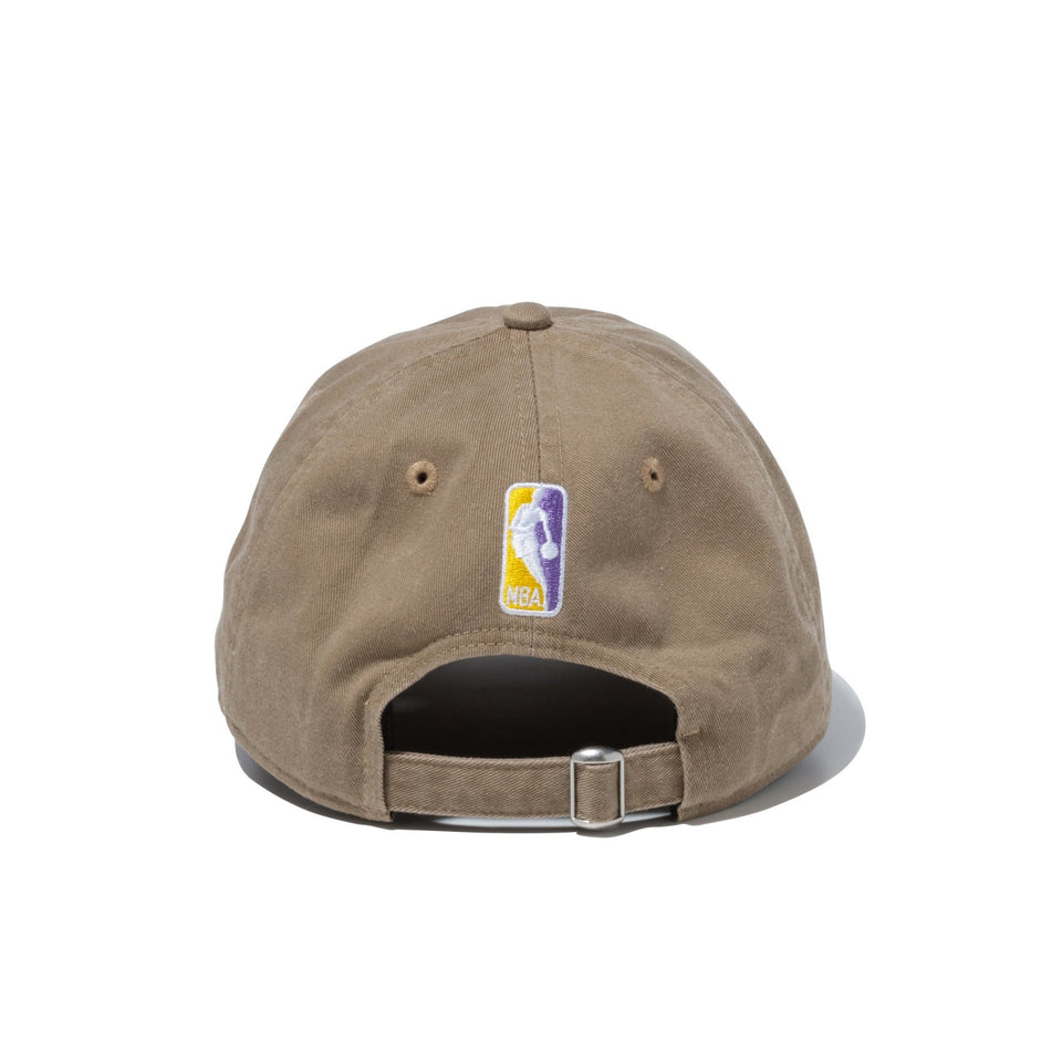 9THIRTY NBA Washed Cotton ロサンゼルス・レイカーズ ミニロゴ ブリティッシュカーキ - 13516005-OSFM | NEW ERA ニューエラ公式オンラインストア