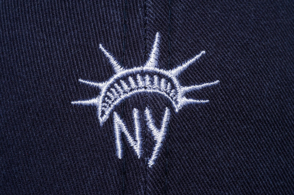 9THIRTY クロスストラップ ミニNYリバティーヘッド ネイビー × ホワイト - 11914529-OSFA | NEW ERA ニューエラ公式オンラインストア