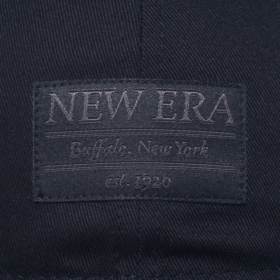 9TWENTY Metal Flag Logo メタルフラッグロゴ ブラック ゴールドメタルピン - 13750698-OSFM | NEW ERA ニューエラ公式オンラインストア