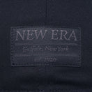 9TWENTY Metal Flag Logo メタルフラッグロゴ ブラック ゴールドメタルピン - 13750698-OSFM | NEW ERA ニューエラ公式オンラインストア