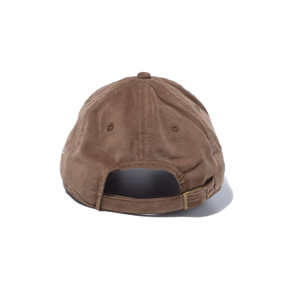 9TWENTY Micro Corduroy マイクロコーデュロイ アーチロゴ ブラウン - 13750682-OSFM | NEW ERA ニューエラ公式オンラインストア