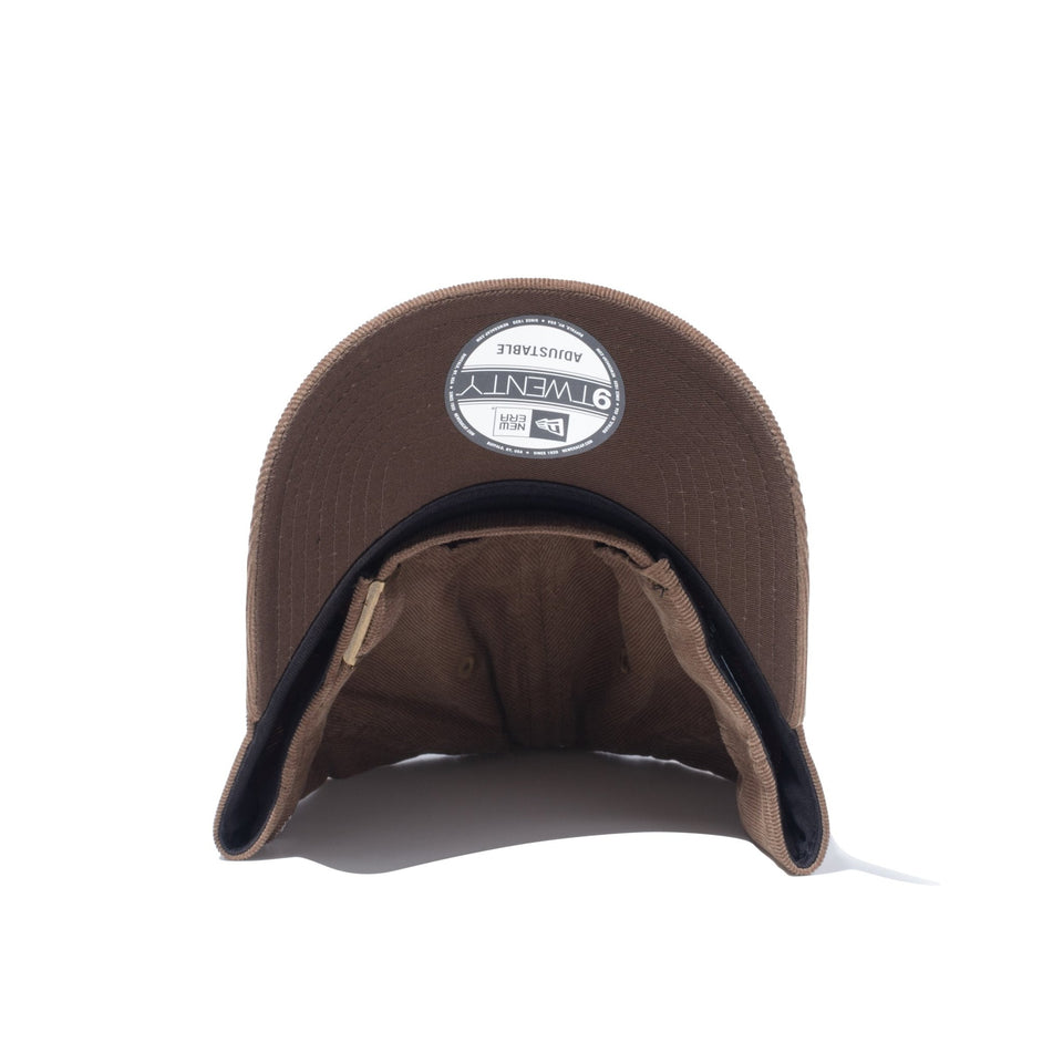 9TWENTY Micro Corduroy マイクロコーデュロイ アーチロゴ ブラウン - 13750682-OSFM | NEW ERA ニューエラ公式オンラインストア
