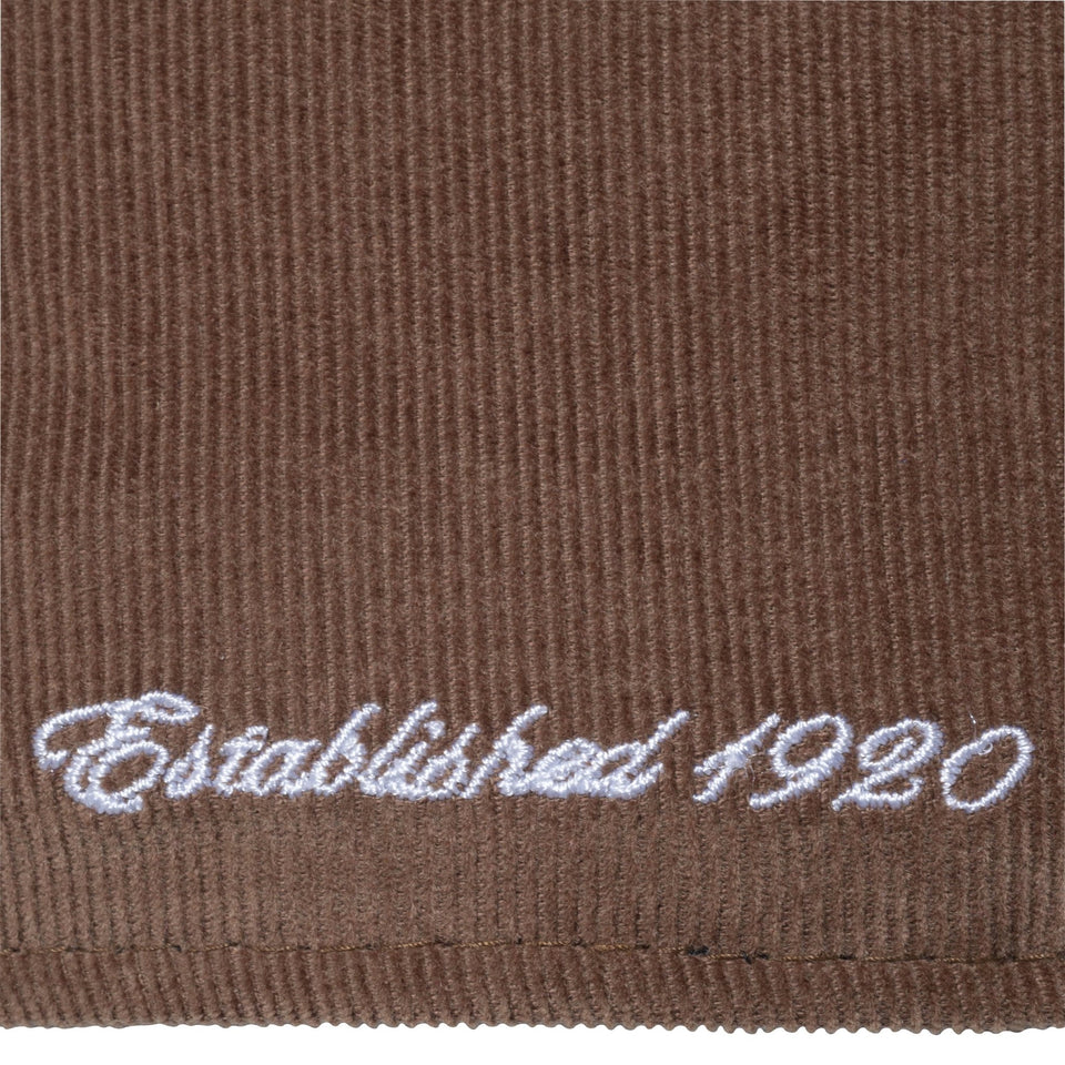 9TWENTY Micro Corduroy マイクロコーデュロイ アーチロゴ ブラウン - 13750682-OSFM | NEW ERA ニューエラ公式オンラインストア