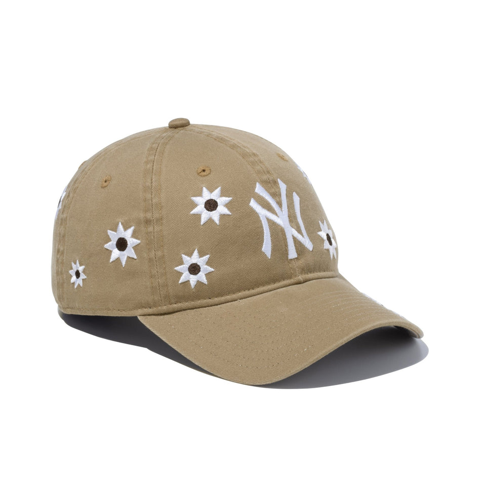 9TWENTY MLB Flower Embroidery ニューヨーク・ヤンキース ブリティッシュカーキ - 13751075-OSFM | NEW ERA ニューエラ公式オンラインストア