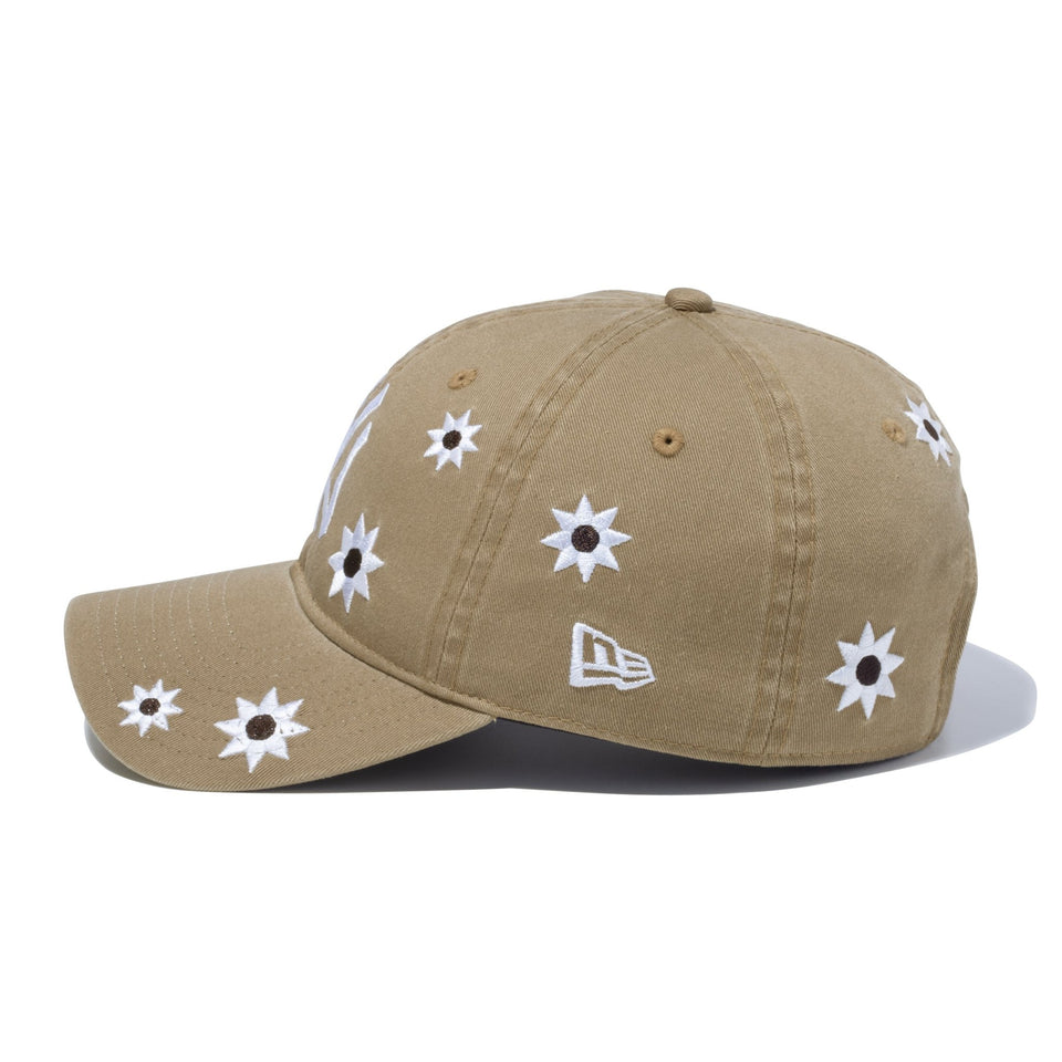 9TWENTY MLB Flower Embroidery ニューヨーク・ヤンキース ブリティッシュカーキ - 13751075-OSFM | NEW ERA ニューエラ公式オンラインストア