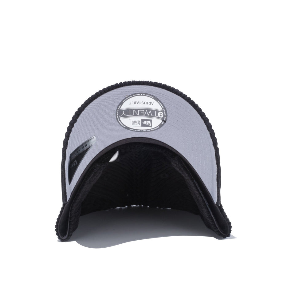 9TWENTY Small コーデュロイ ブラック × スノーホワイト グレーアンダーバイザー - 12540799-S | NEW ERA ニューエラ公式オンラインストア