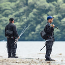 フィールド カーゴパンツ Angler Collection CORDURA 2WAY STRETCH WR ブラック × ホワイト 【ニューエラ アウトドア】 - 13530491-S | NEW ERA ニューエラ公式オンラインストア