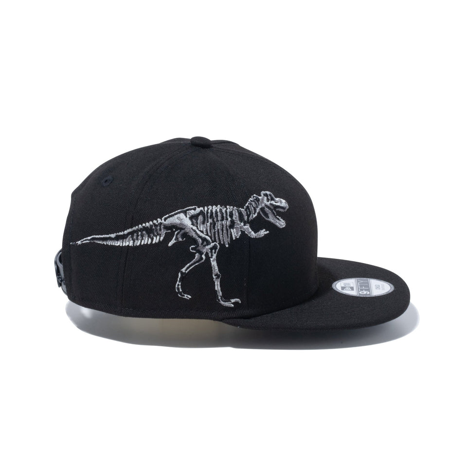 Child 9FIFTY Dinosaur ティラノサウルス サイド ブラック - 14112007-CHLD | NEW ERA ニューエラ公式オンラインストア