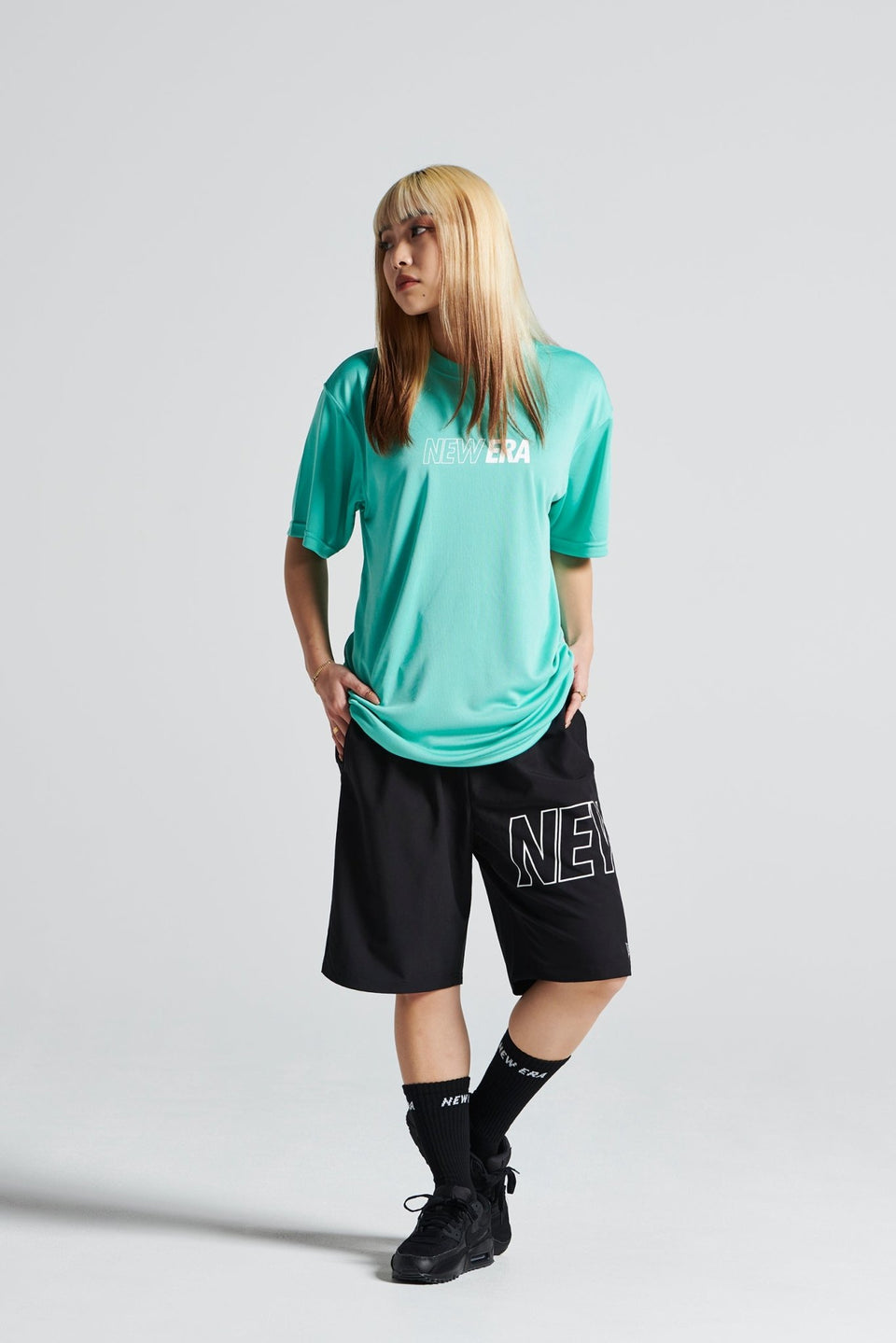 ライトウインドショーツ Front & Back Logo ブラック【Performance Apparel】 - 13516860-S | NEW ERA ニューエラ公式オンラインストア