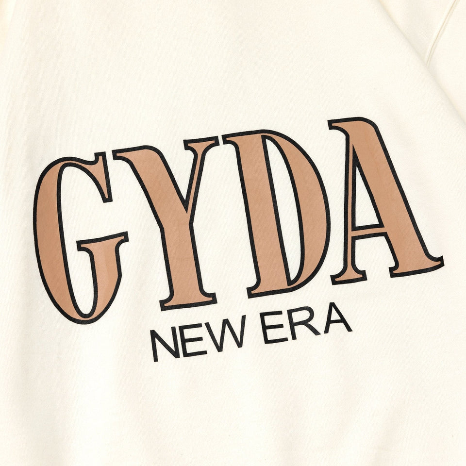 裏毛 オーバーサイズド プルオーバーフーディー GYDA ジェイダ ロゴ オフホワイト - 13330907-S | NEW ERA ニューエラ公式オンラインストア