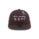 LP 59FIFTY JEAN MICHEL BASQUIAT ジャン=ミシェル・バスキア CHEESE POPCORN バーントウッド - 13772510-700 | NEW ERA ニューエラ公式オンラインストア