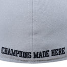 LP 59FIFTY UCLA スクリプトロゴ グレー × ブラック ネイビーバイザー - 13529428-700 | NEW ERA ニューエラ公式オンラインストア