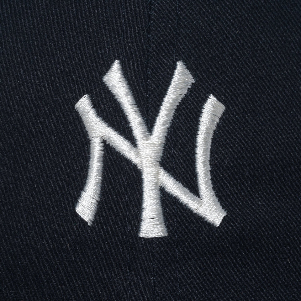 カジュアルクラシック MLB Casual Classic ニューヨーク・ヤンキース ミッドロゴ ブラック × クロームホワイト - 14109508-OSFM | NEW ERA ニューエラ公式オンラインストア