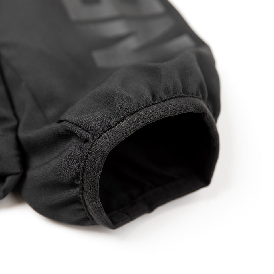 クロスウェアジャケット NEW ERA ブラック × ブラック/ブラック【 Performance Apparel 】 - 13264252-S | NEW ERA ニューエラ公式オンラインストア